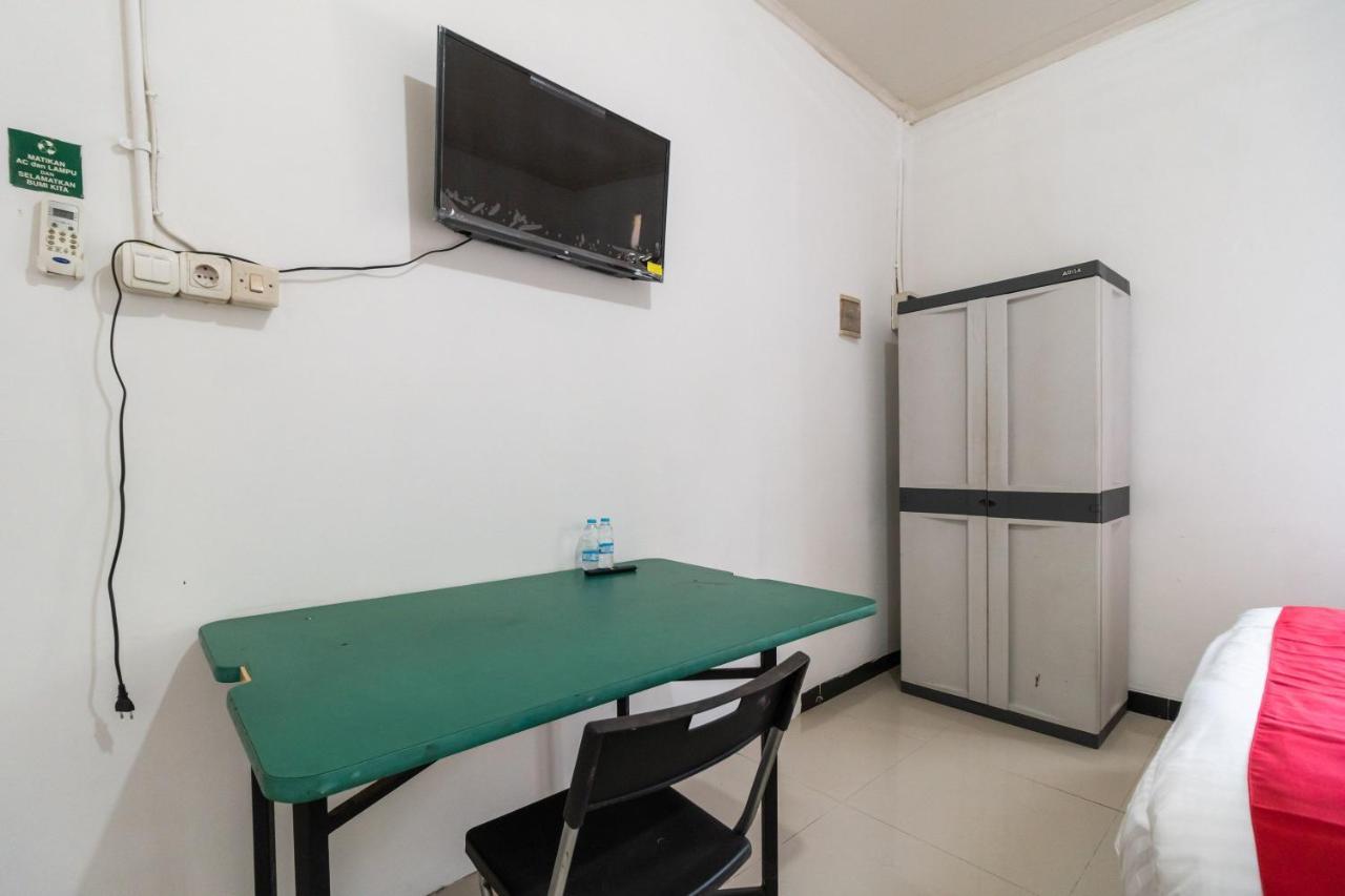 Reddoorz Near Terminal Bubulak Bogor Hotel Kültér fotó