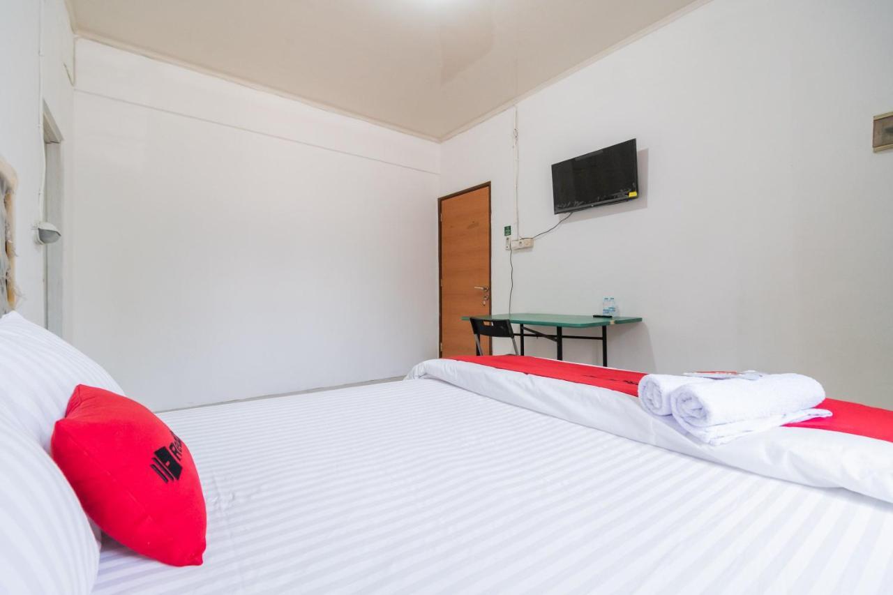 Reddoorz Near Terminal Bubulak Bogor Hotel Kültér fotó