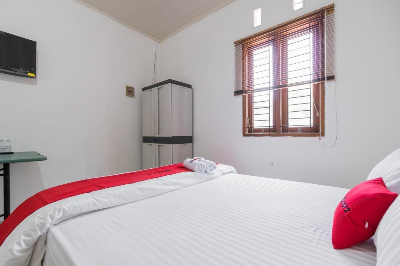 Reddoorz Near Terminal Bubulak Bogor Hotel Kültér fotó